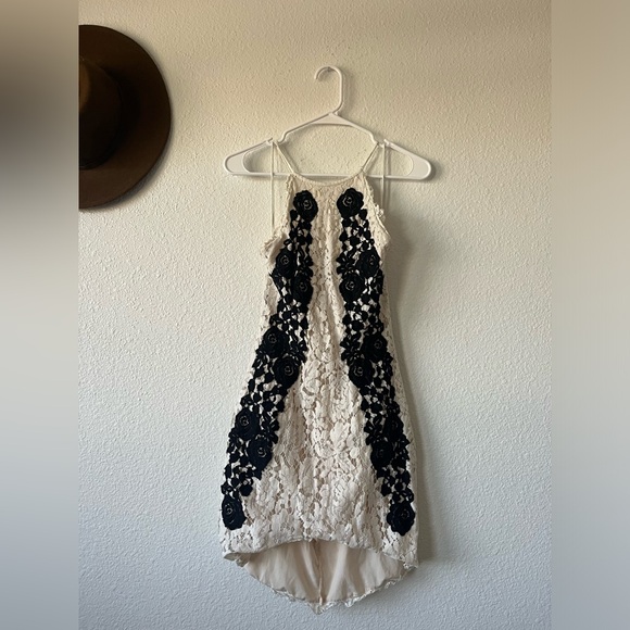 SAYLOR | Alexis Dress in Cream and Black Lace - Picture 2 of 6